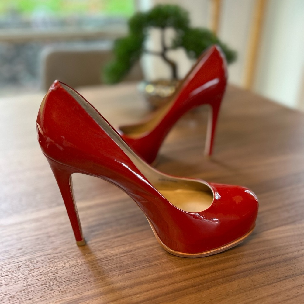 Sexy Cherry Red Patent Pour La Victoire Pumps Stilettos 8.5